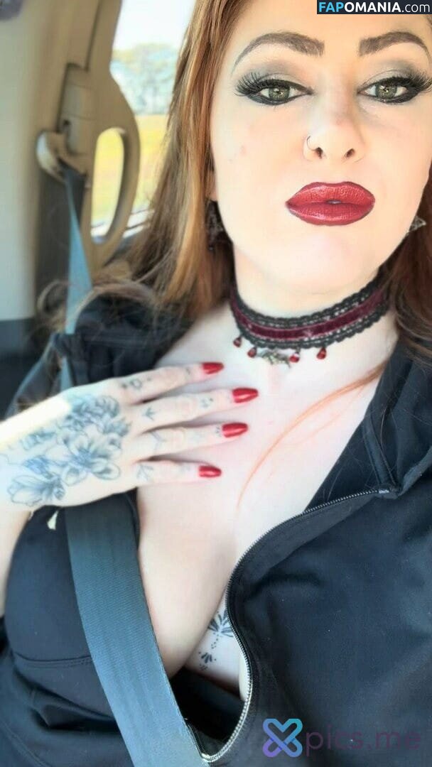 Fae Housewife / Faehousewife Nu OnlyFans  Foto vazada #1
