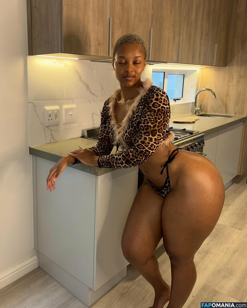 Faustina Thobakgale / faustinaroyale / formidable_byfaustina Nu OnlyFans  Foto vazada #12