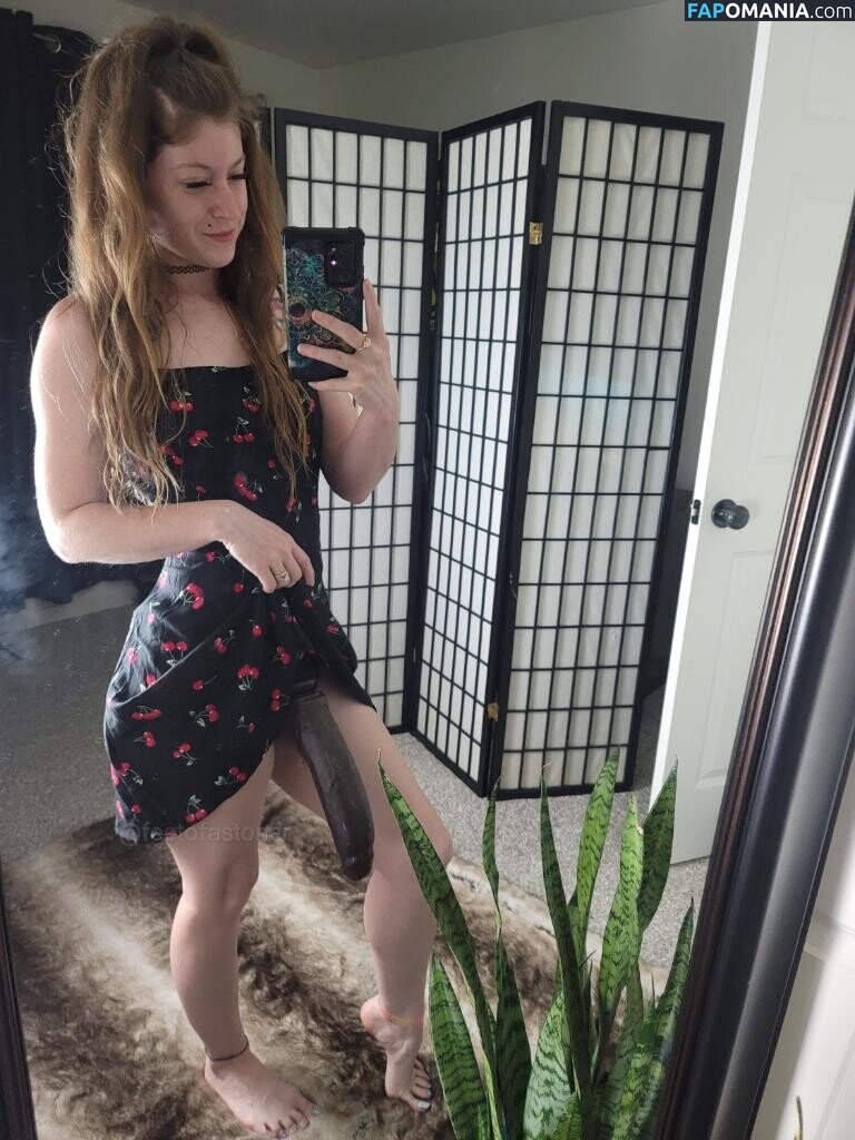 feetofastoner / feetofastonerr Nu OnlyFans  Foto vazada #11