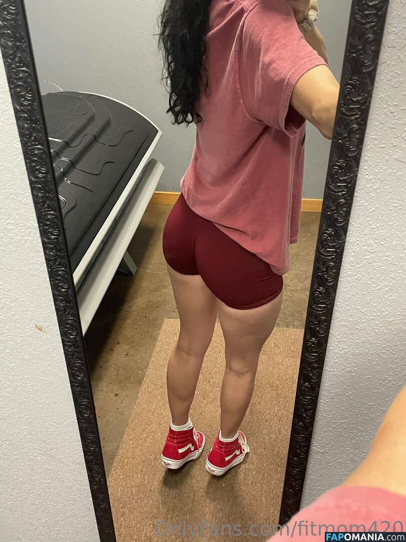 Elizabeth / fitmom420 / fitmomology42 Nu OnlyFans  Foto vazada #12