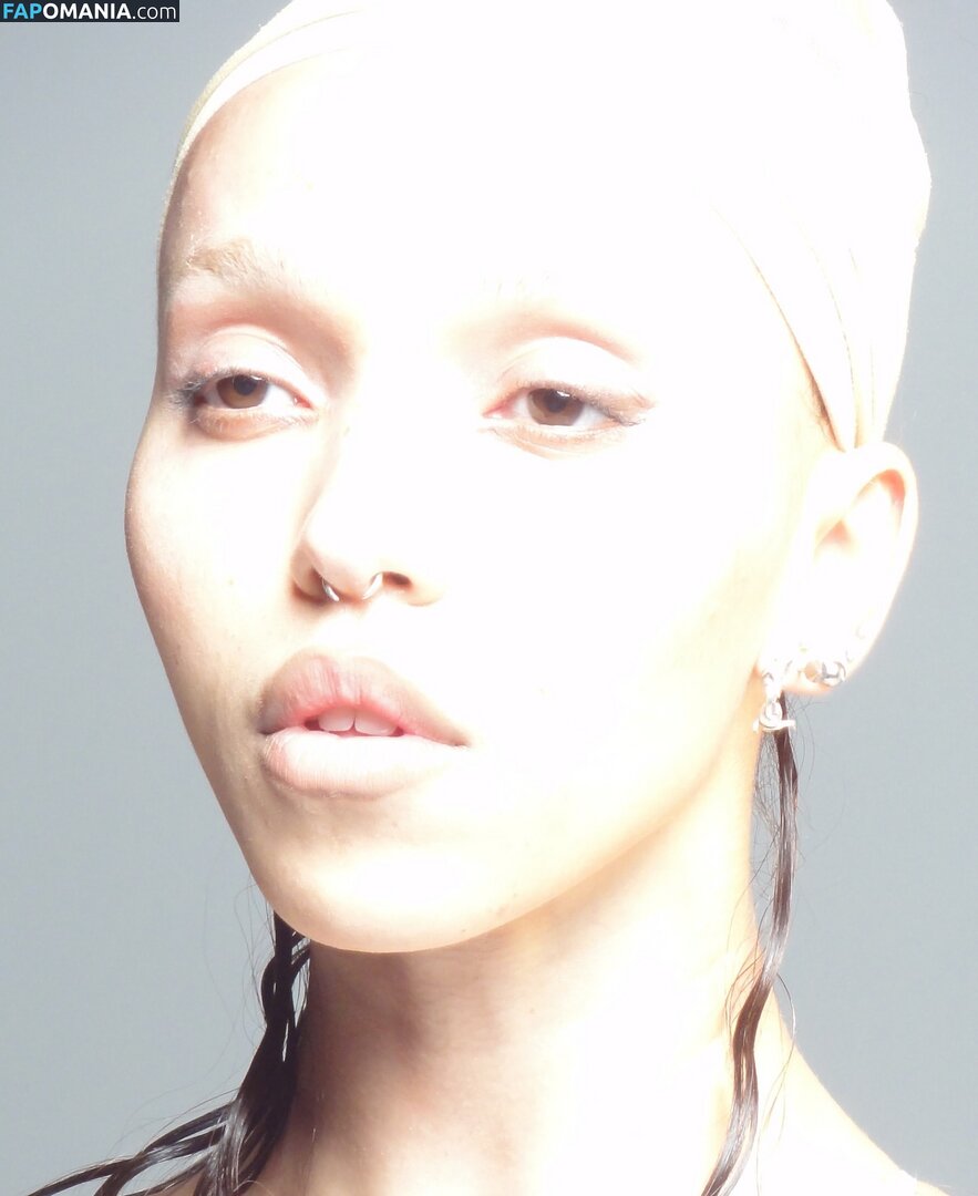 FKA Twigs / FKAtwigs Nu OnlyFans  Foto vazada #4