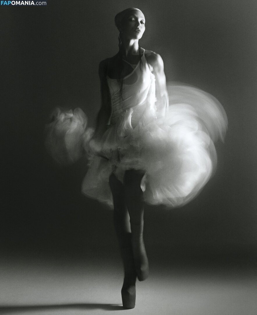 FKA Twigs / FKAtwigs Nu OnlyFans  Foto vazada #6