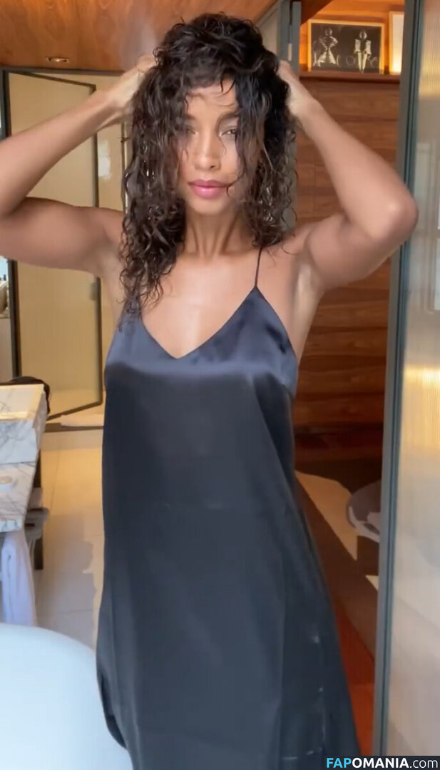 Flora Coquerel / floracoquerel Nu OnlyFans  Foto vazada #19