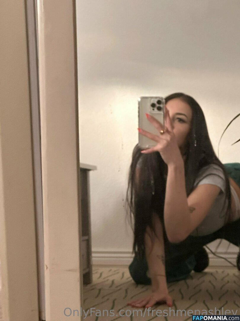 _ashhhhleeey_ / freshmenashley Nu OnlyFans  Foto vazada #349