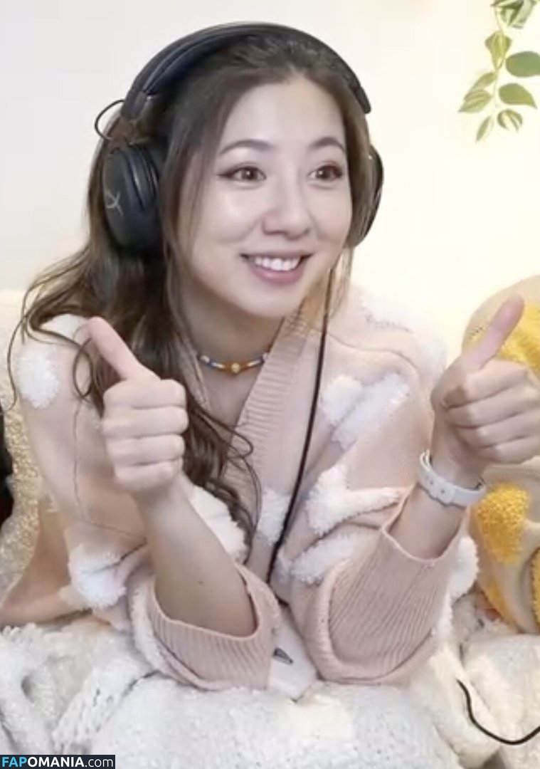 Fuslie / Leslie Nu OnlyFans  Foto vazada #52