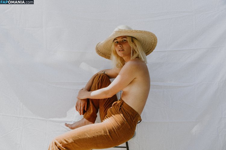 Broods singer / Georgia Nott / NottGeorgia / broodsmusic Nu OnlyFans  Foto vazada #2