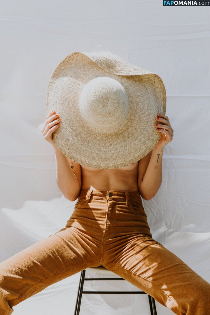 Broods singer / Georgia Nott / NottGeorgia / broodsmusic Nu OnlyFans  Foto vazada #3