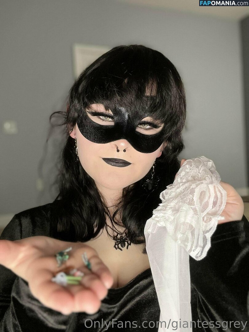 giantessgrey / grimlygrey Nu OnlyFans  Foto vazada #19