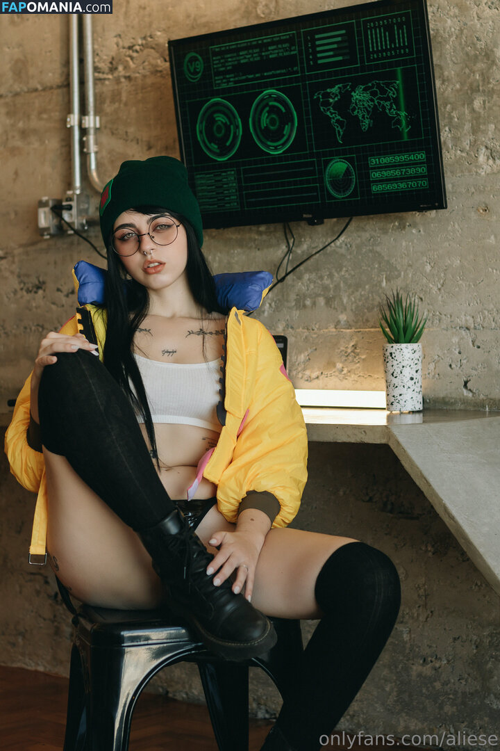 Girls In Combat And Platform Boots Nu OnlyFans  Foto vazada #39