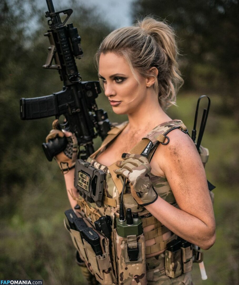 Firearms / Girls With Guns / mia.nicole.23 / wifi_diaries Nu OnlyFans  Foto vazada #200