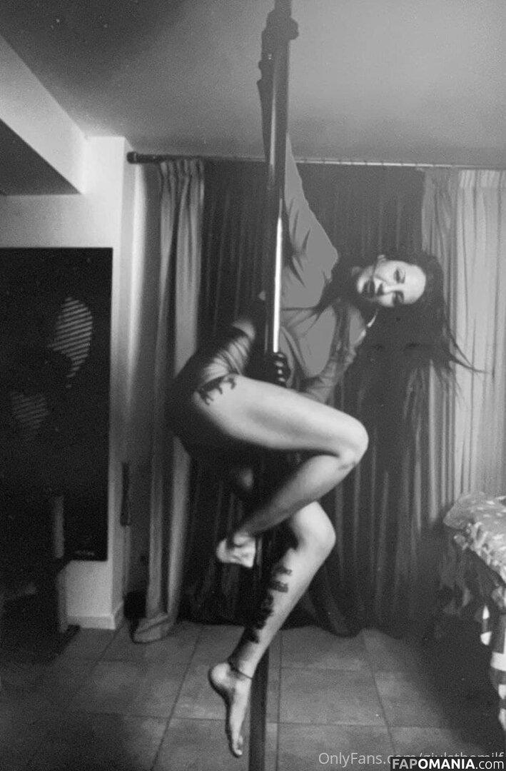 fierce_fancy_unfiltered / giulsthemilf Nu OnlyFans  Foto vazada #12