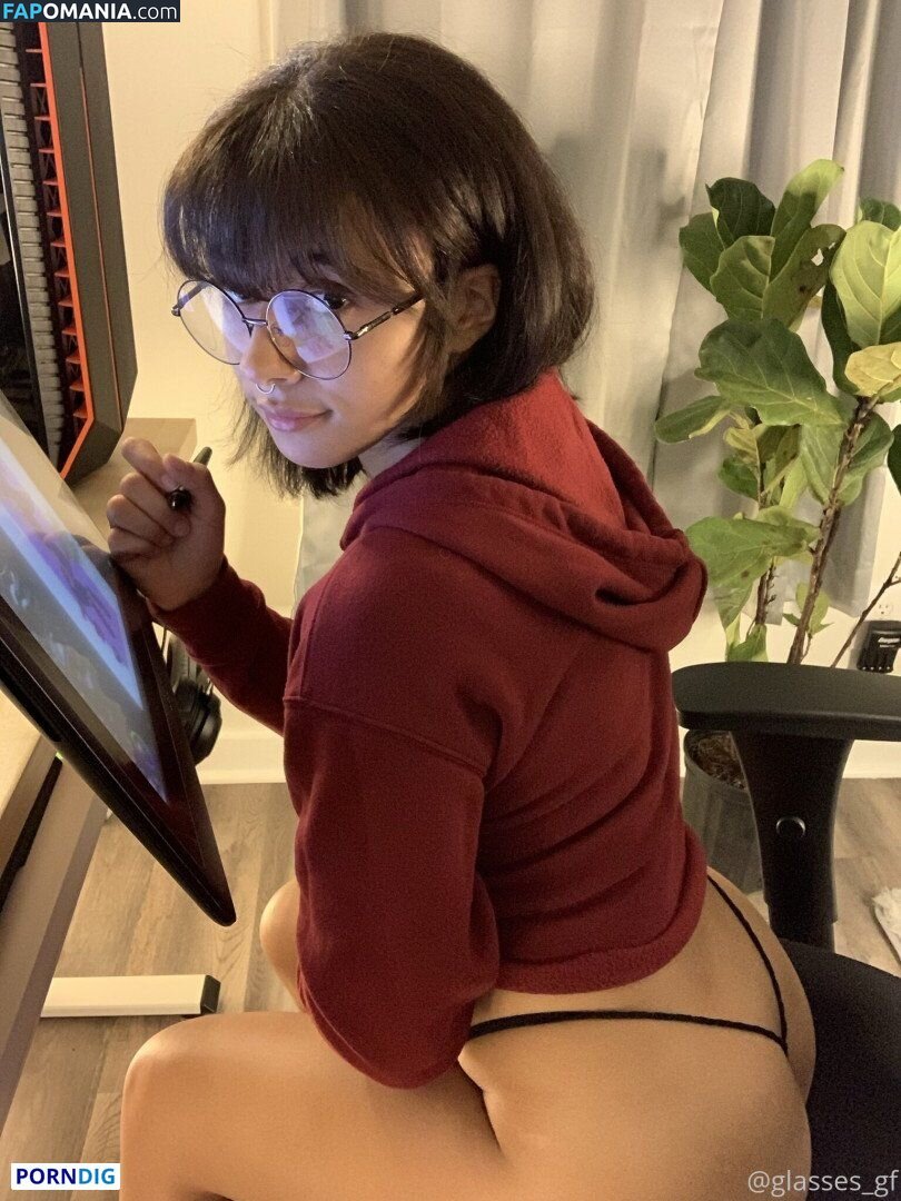 glasses_gf Nu OnlyFans  Foto vazada #57