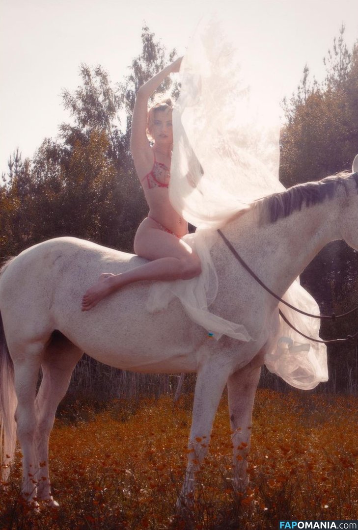 Gloria ASMR / gloria.asmr Nu OnlyFans  Foto vazada #45