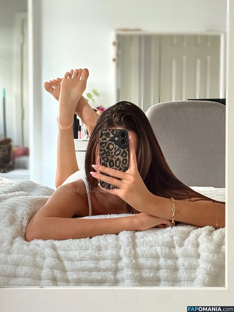 Goddess Kiki / lovegoddesskiki Nu OnlyFans  Foto vazada #10