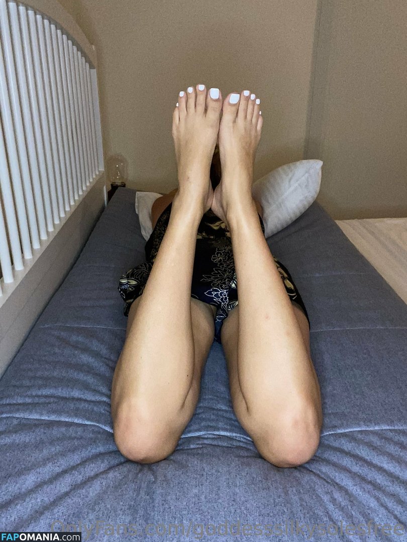 goddesssilkysolesfree / theeepursuitofselflove Nu OnlyFans  Foto vazada #23