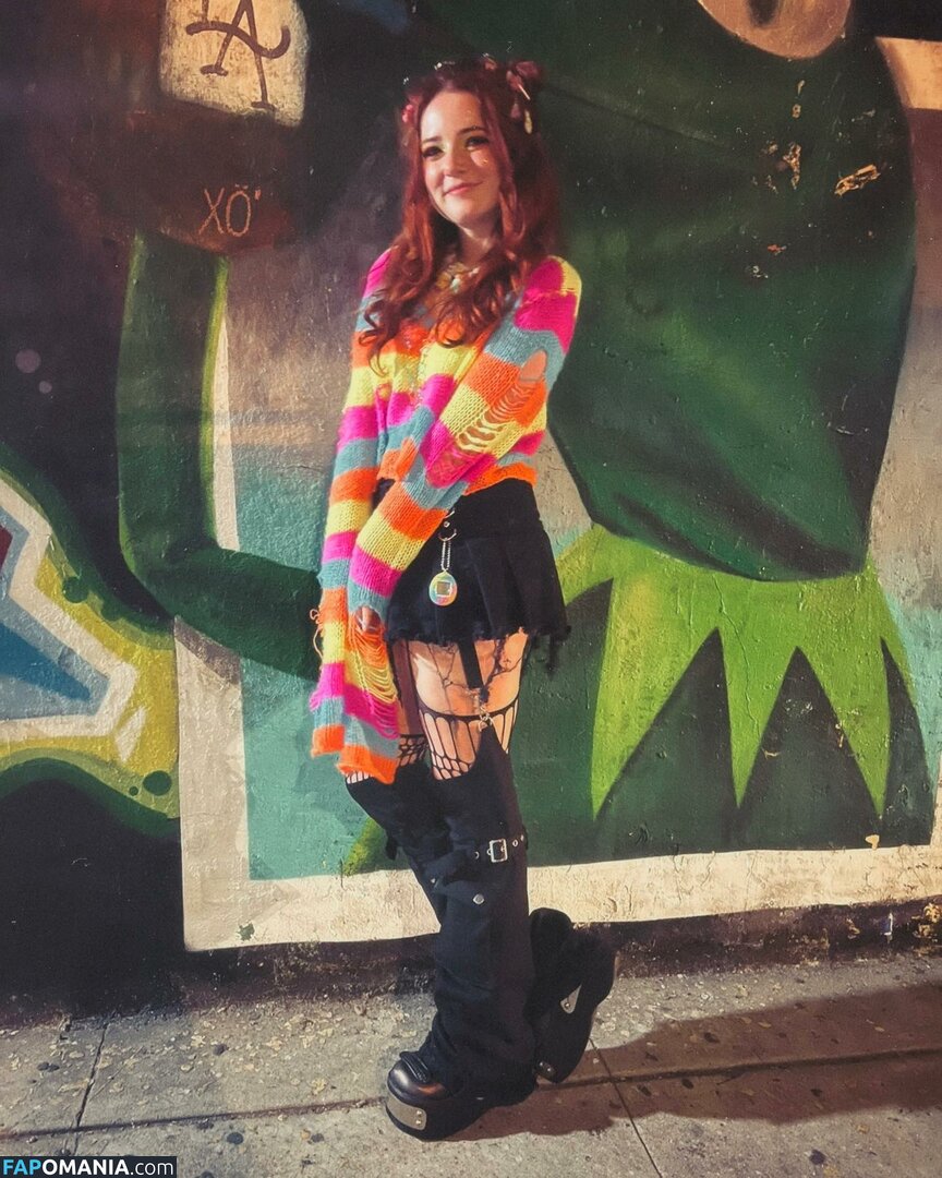 Erin Timony / Fresh Blush ASMR / Goodnight Moon / fresh.blush / goodnightmoonasmr Nu OnlyFans  Foto vazada #10