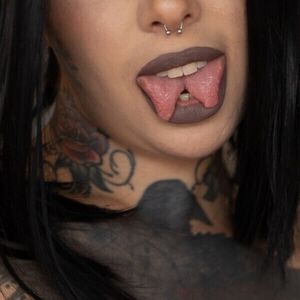 Goth.anime.girlfriend