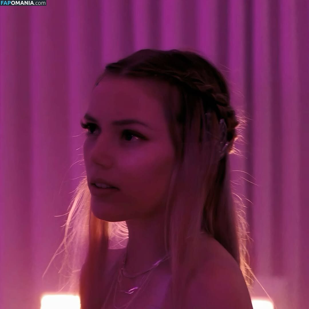 Grace Van Dien / gracevandien Nu OnlyFans  Foto vazada #10