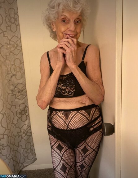 Grandma Linda Lindahope1939 Lucy-cutest / grandma_lindaaa / lindahope1939 Nu OnlyFans  Foto vazada #5