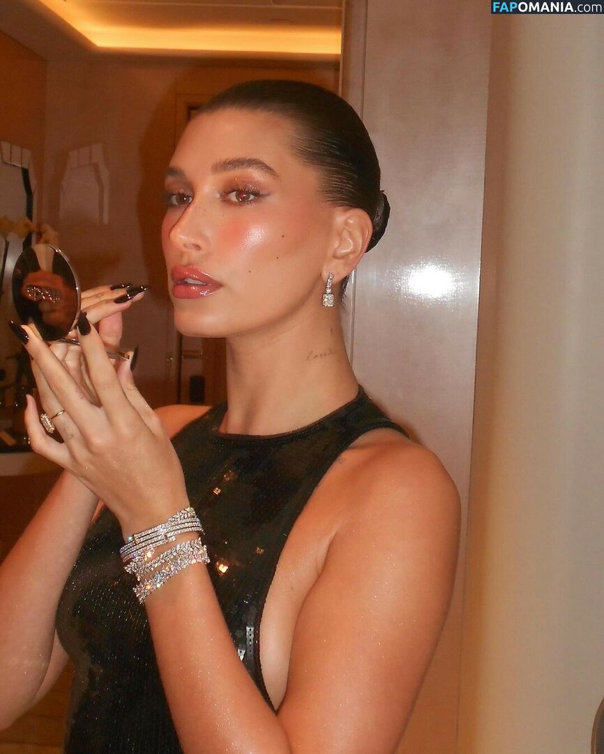 Hailey Baldwin Bieber / haileybieber Nu OnlyFans  Foto vazada #287