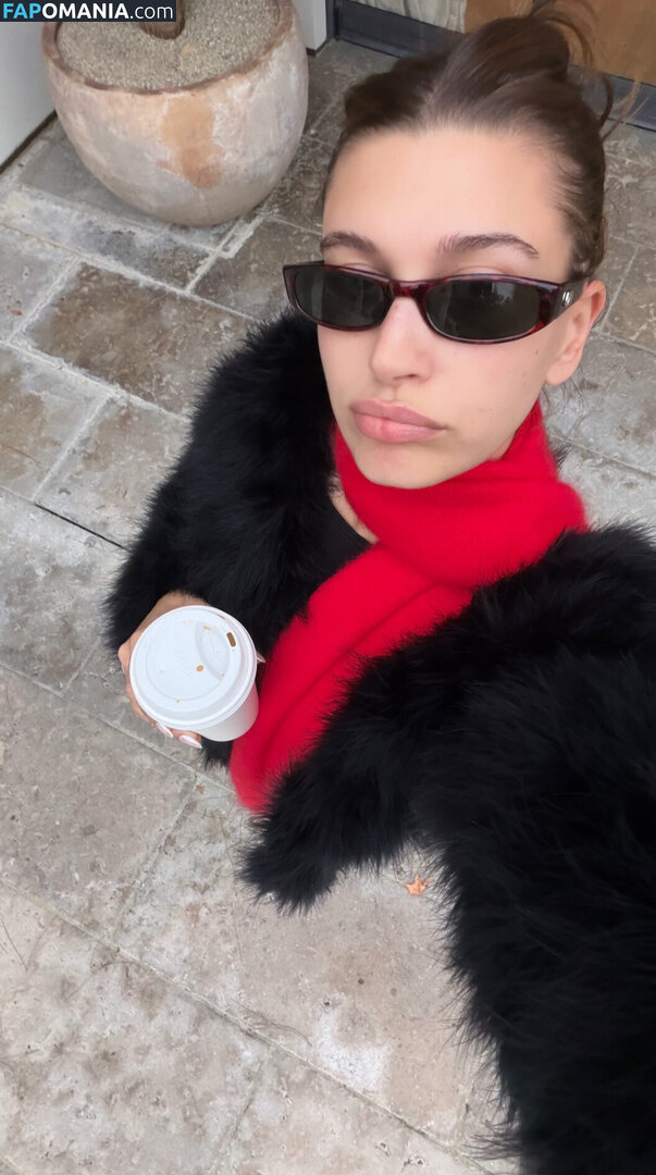 Hailey Baldwin Bieber / haileybieber Nu OnlyFans  Foto vazada #654