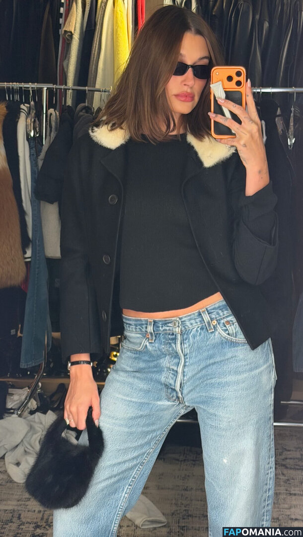 Hailey Baldwin Bieber / haileybieber Nu OnlyFans  Foto vazada #655