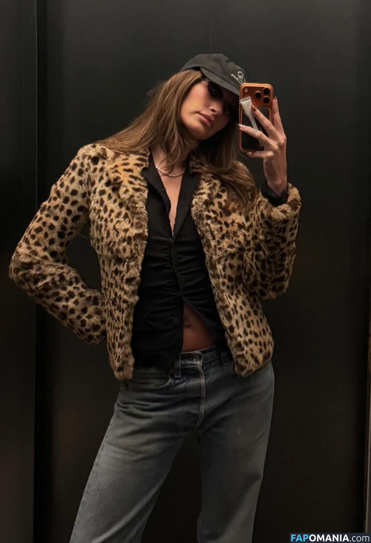 Hailey Baldwin Bieber / haileybieber Nu OnlyFans  Foto vazada #657