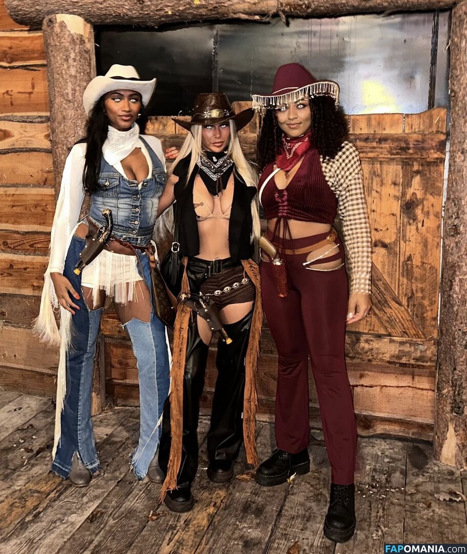 Halloween Sluts Nu OnlyFans  Foto vazada #5