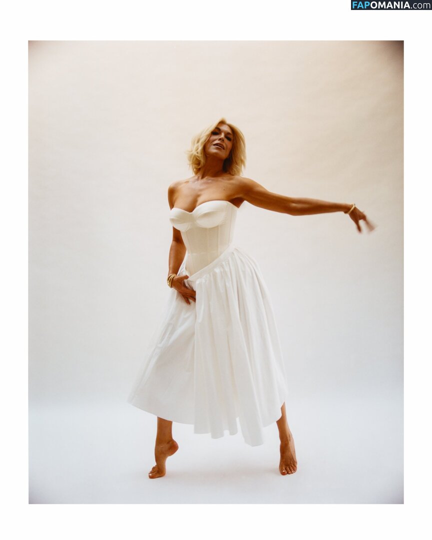 Hannah Waddingham / hannah_waddingham Nu OnlyFans  Foto vazada #2