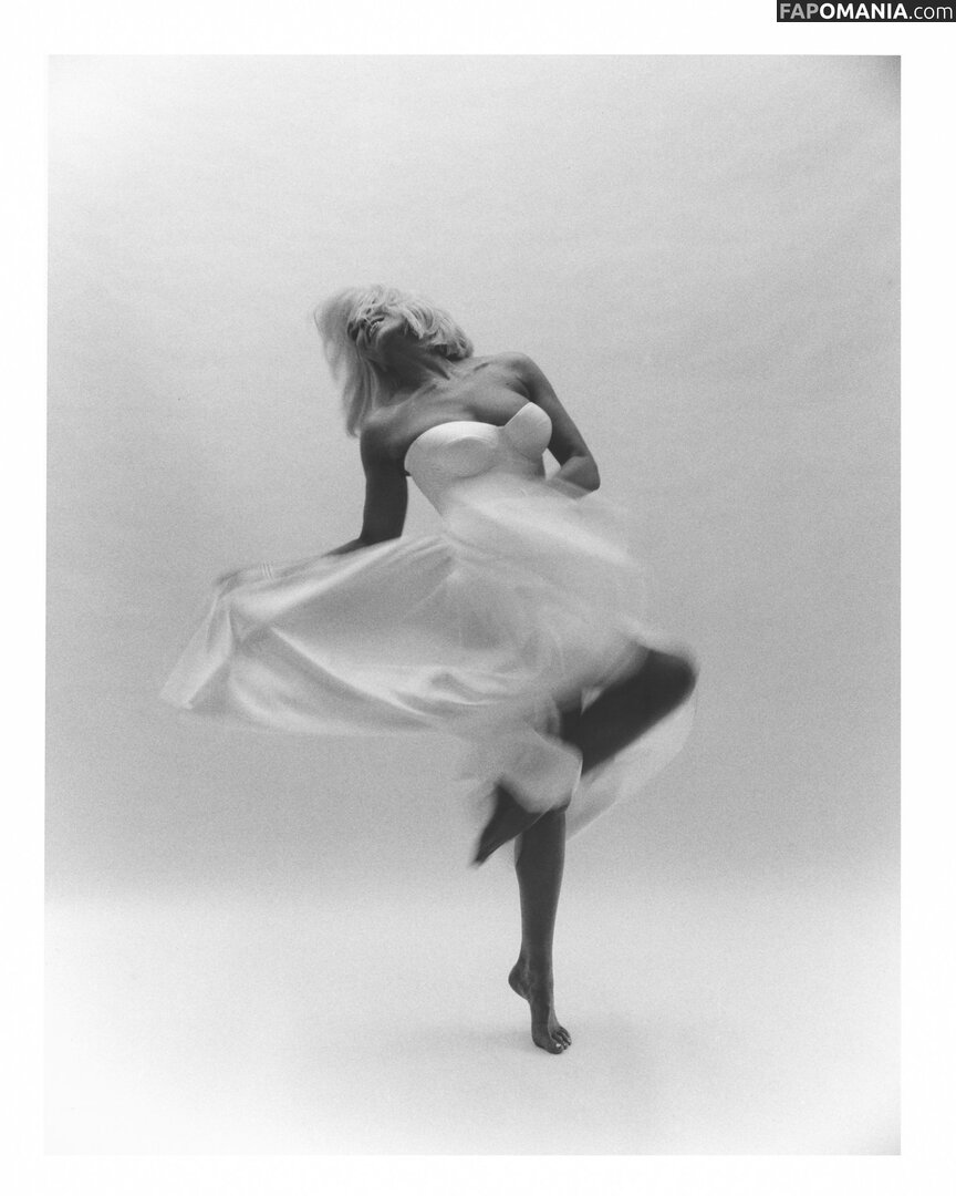 Hannah Waddingham / hannah_waddingham Nu OnlyFans  Foto vazada #3