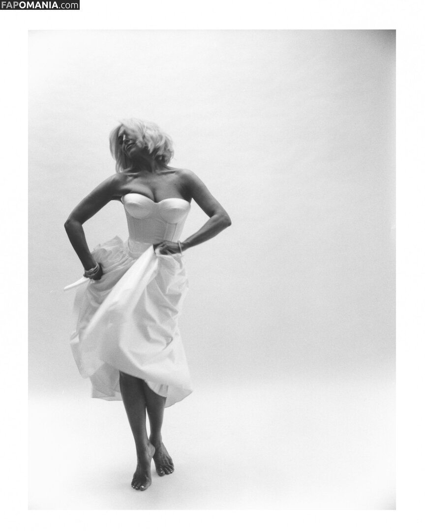 Hannah Waddingham / hannah_waddingham Nu OnlyFans  Foto vazada #6
