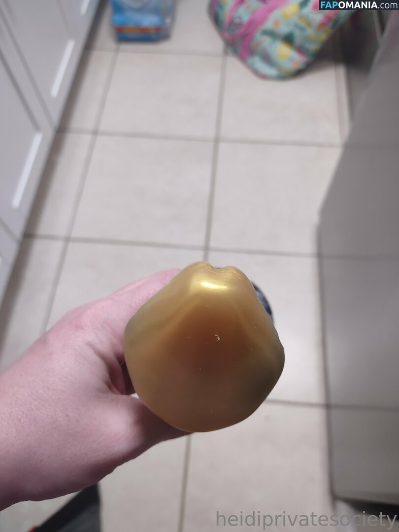 heidi.cummins / heidiprivatesociety Nu OnlyFans  Foto vazada #45