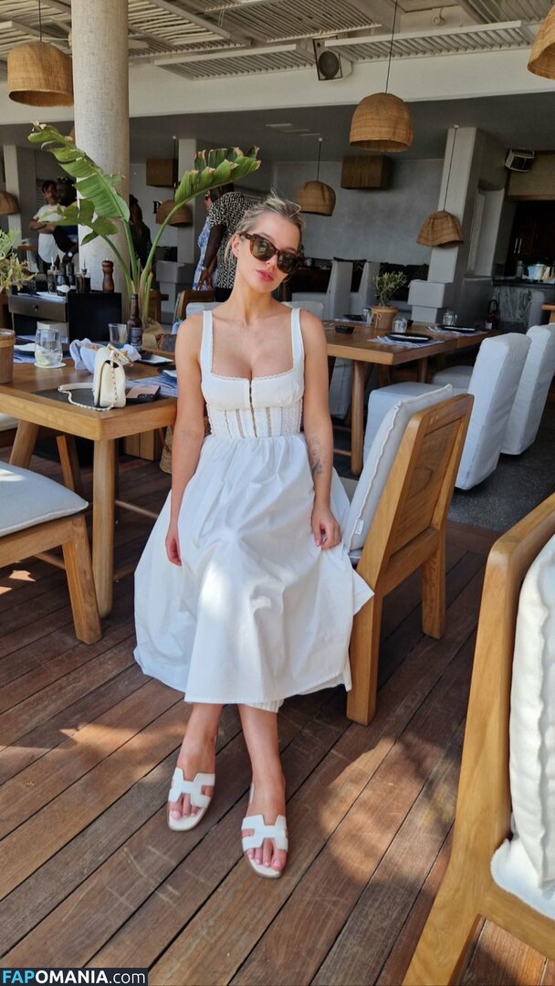 Helen Flanagan Nu Foto vazada #16