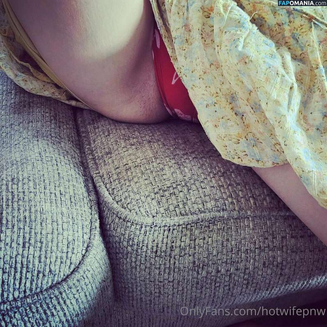 Hotwife J / hotwife_J / hotwifepnw / https: Nu OnlyFans  Foto vazada #4