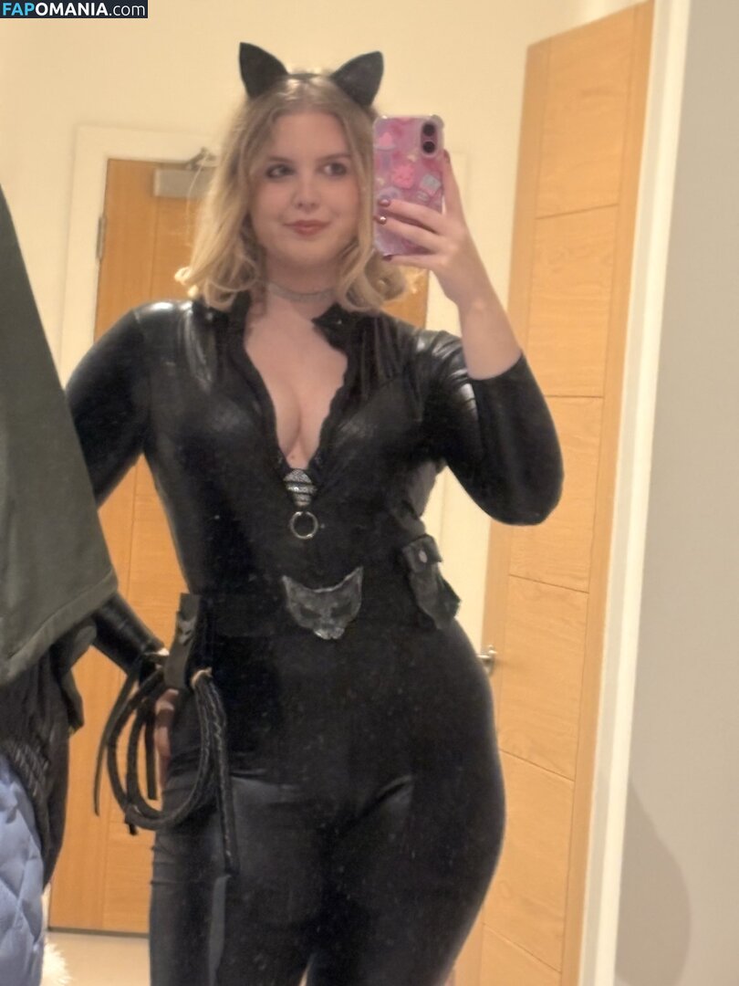 HoxieLoxie / laraschofield Nu OnlyFans  Foto vazada #4