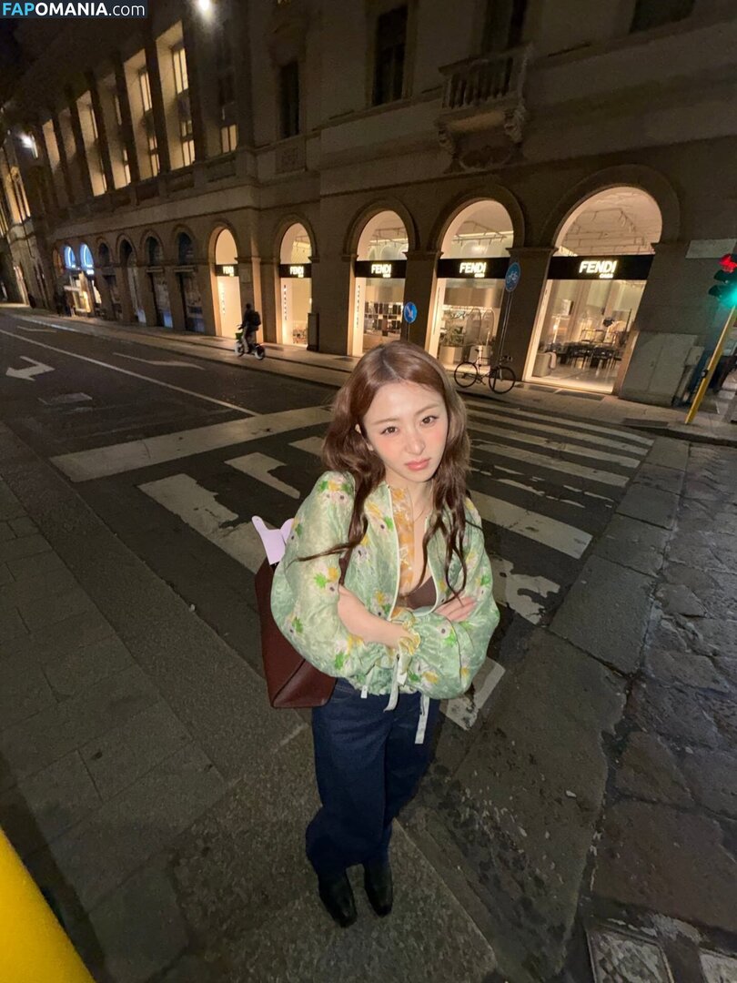 Huh Yunjin 허윤진 / LESSERAFIM / yunjin_lesserafims Nu OnlyFans  Foto vazada #19