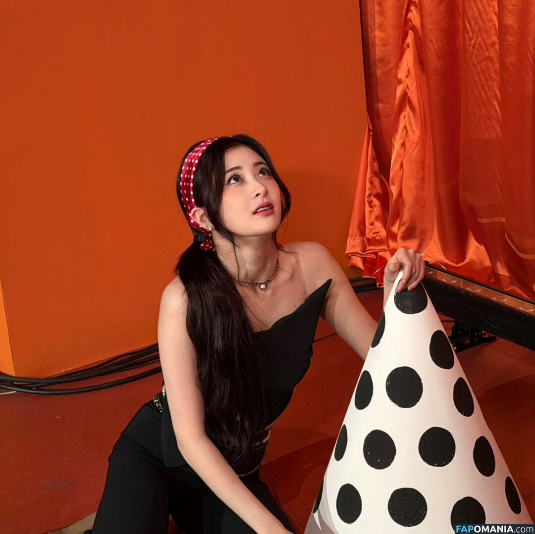 Huh Yunjin 허윤진 / LESSERAFIM / yunjin_lesserafims Nu OnlyFans  Foto vazada #43