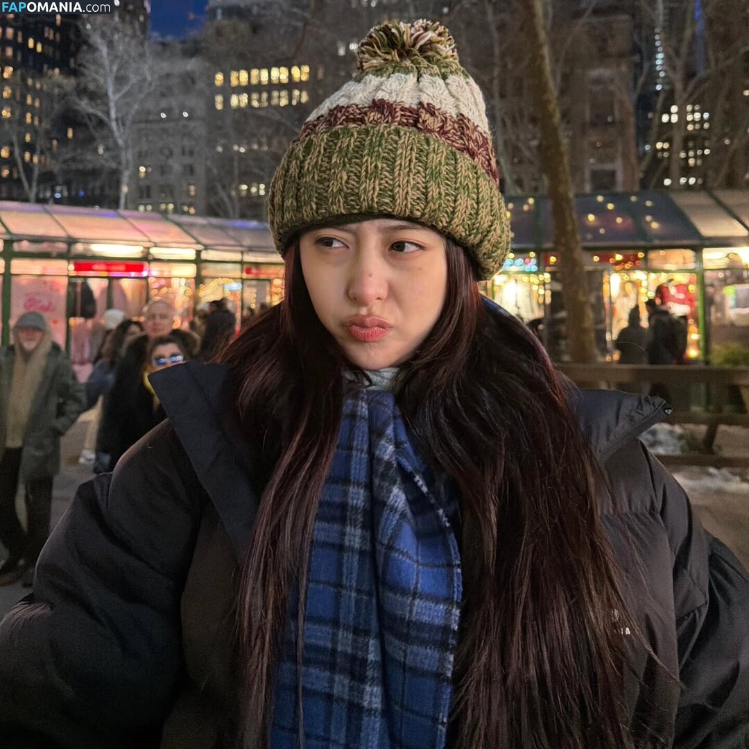 Huh Yunjin 허윤진 / LESSERAFIM / yunjin_lesserafims Nu OnlyFans  Foto vazada #51