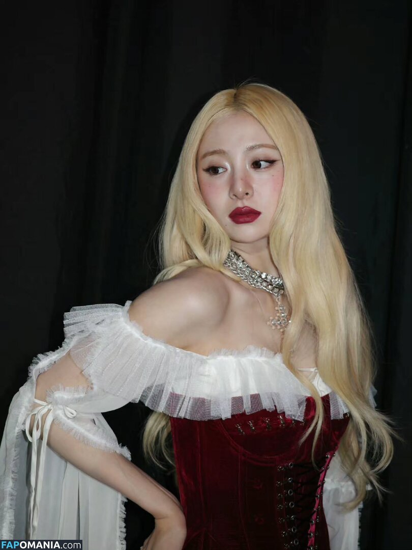 Huh Yunjin 허윤진 / LESSERAFIM / jenaissante Nu OnlyFans  Foto vazada #53