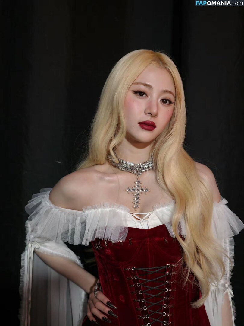 Huh Yunjin 허윤진 / LESSERAFIM / jenaissante Nu OnlyFans  Foto vazada #58