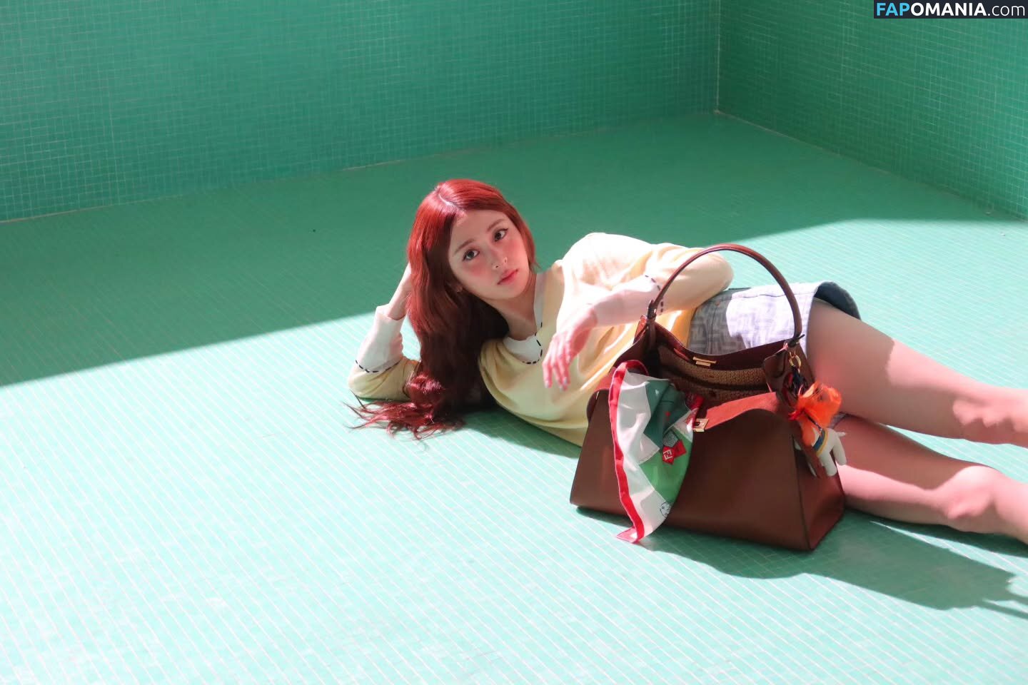 Huh Yunjin 허윤진 / LESSERAFIM / jenaissante Nu OnlyFans  Foto vazada #99