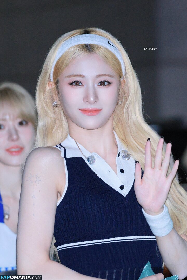 Huh Yunjin 허윤진 / LESSERAFIM / jenaissante Nu OnlyFans  Foto vazada #106