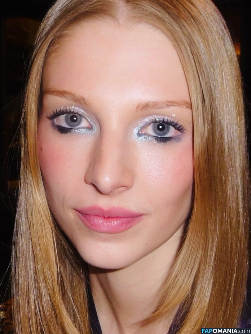 Hunter Schafer / hunterschafer Nu OnlyFans  Foto vazada #1