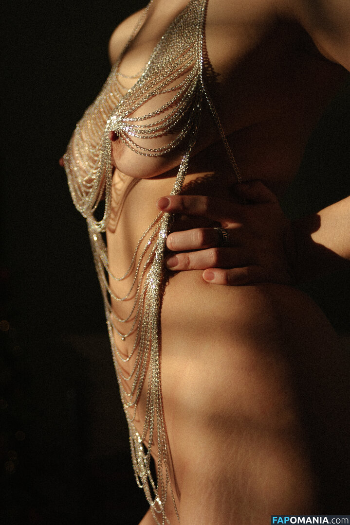 ice_lu_93 / ice_sparrow Nu OnlyFans  Foto vazada #5