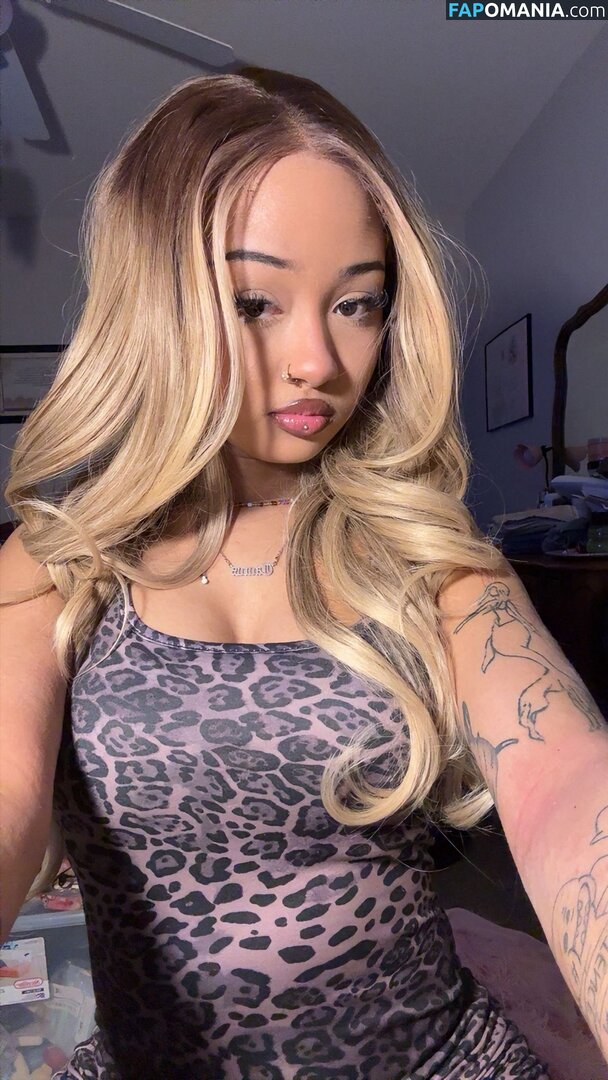 https: / ickysisterr / revoltingsister Nu OnlyFans  Foto vazada #11