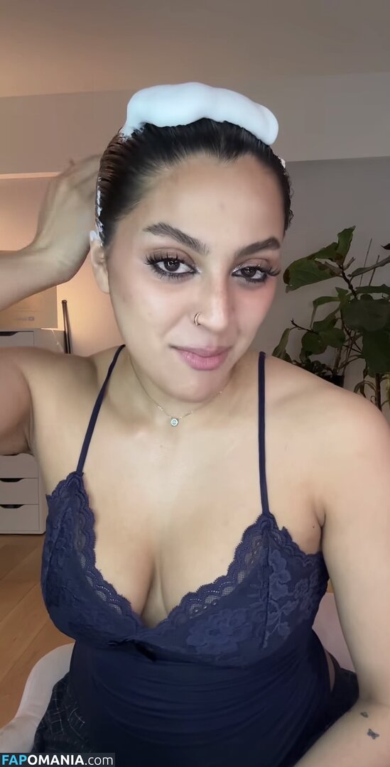 alycakes__ / iconicakes / sara deshmukh / saradeshmukhhh Nu OnlyFans  Foto vazada #8