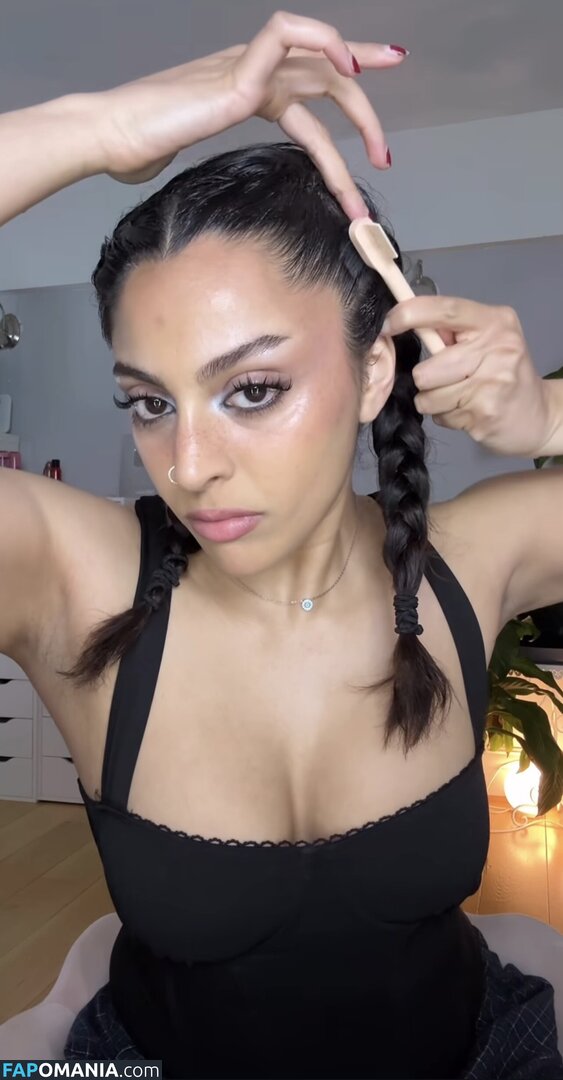 alycakes__ / iconicakes / sara deshmukh / saradeshmukhhh Nu OnlyFans  Foto vazada #18