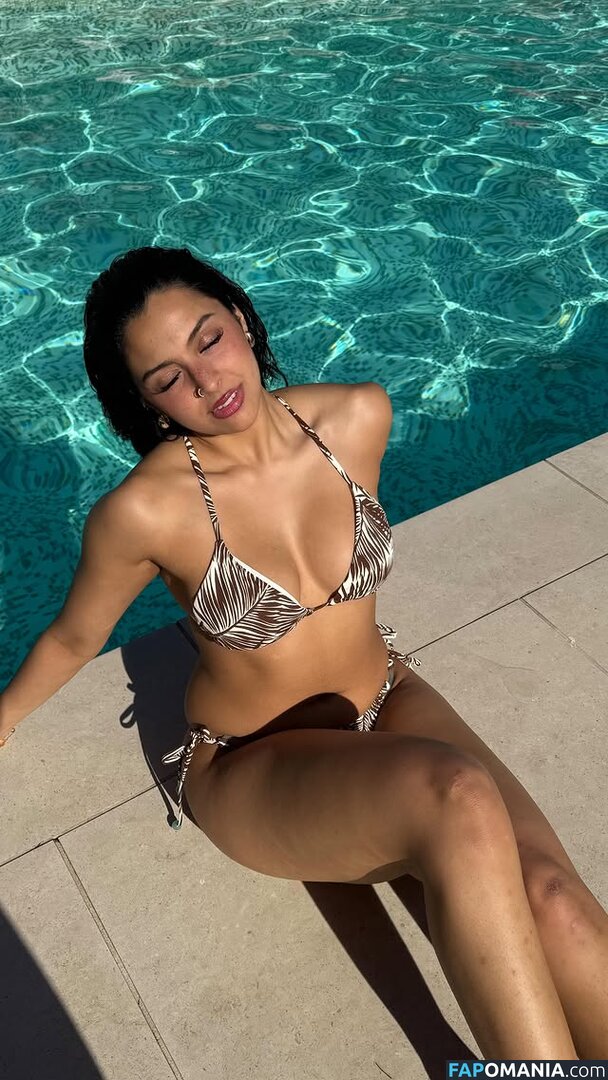 alycakes__ / iconicakes / sara deshmukh / saradeshmukhhh Nu OnlyFans  Foto vazada #21