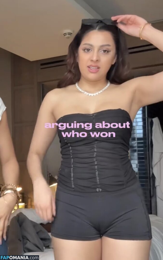 alycakes__ / iconicakes / sara deshmukh / saradeshmukhhh Nu OnlyFans  Foto vazada #23