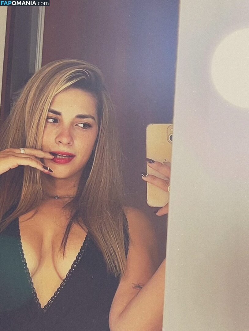 In And Out Uniform Nu OnlyFans  Foto vazada #24